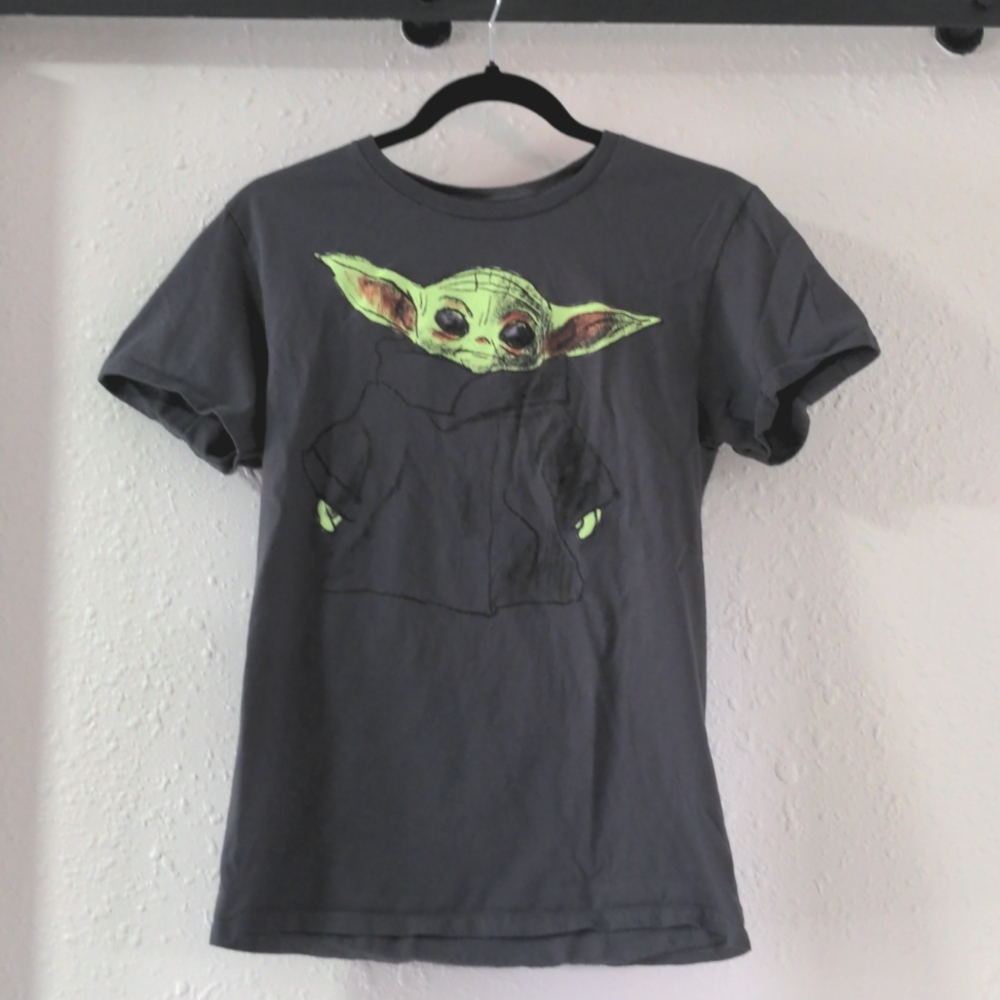 Disney Star Wars The Mandalorian Grogu Baby Yoda Short Sleeve Shirt Unisex Small